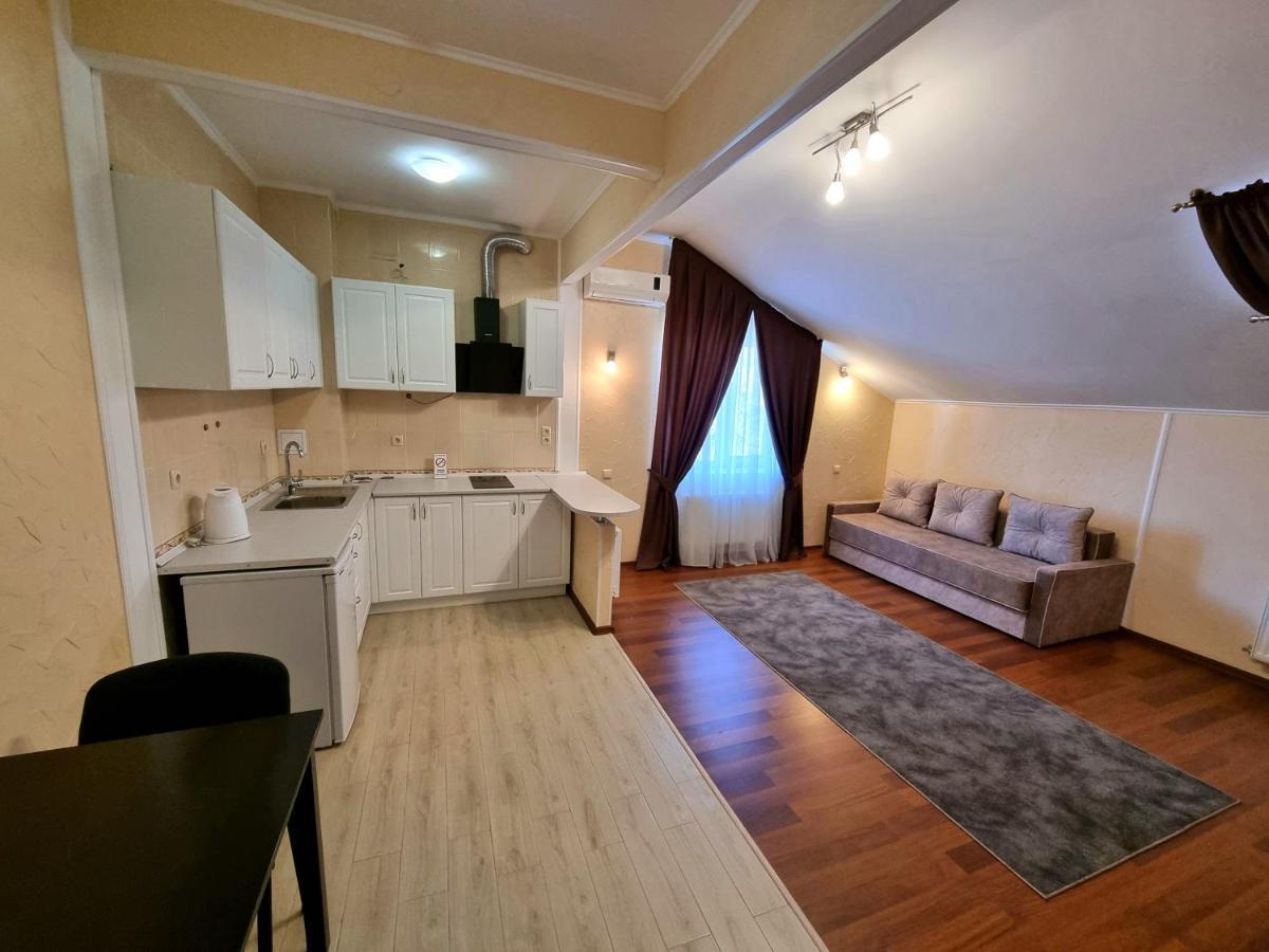 Helen Hotel !Ми працюємо! Николайев Екстериор снимка