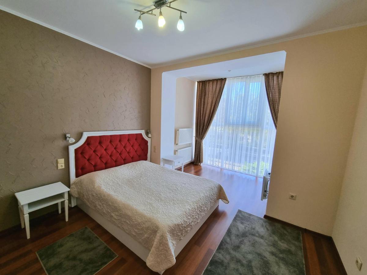 Helen Hotel !Ми працюємо! Николайев Екстериор снимка